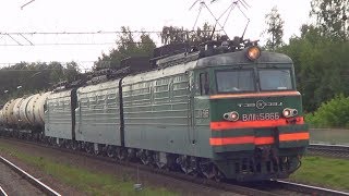 Электровоз ВЛ11.8-586/588А с грузовым поездом, станция Авсюнино