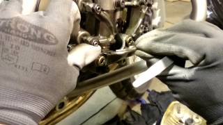 Регулировка клапанов на BMW R1200GS (МотоМастерская)