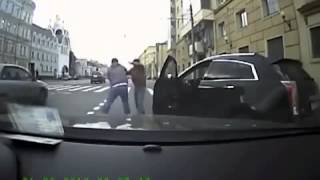 ДТП   Мажор на Кадилак получает поморде