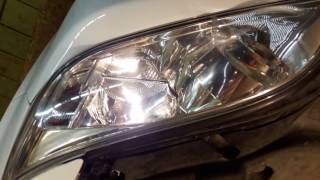 TOYOTA rav4 меняем лампочку габаритов в передней фаре