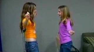Aquamarine - Awesome Auditions (2006) - JoJo e Emma Roberts