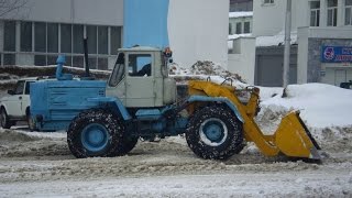 T-150K snow loading /// Т-150К погрузка снега
