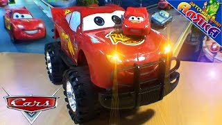 Мультик из игрушек : Джип Молния Маквин - CARS 2 Monster Truck Lightning McQueen - Disney Toys HD !