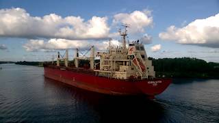 ОПАСНОЕ СБЛИЖЕНИЕ. КИЛЬ КАНАЛ ГЕРМАНИЯ. РАБОТА В МОРЕ. TOO CLOSE to a BULK CARRIER. SEAMAN JOB