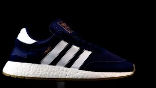 Adidas Originals Iniki Runner azul marino.