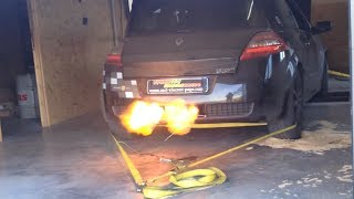 Megane 2 RS R26 @ 295 ch by TLS Motorsport (exhaust flames)