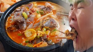 고기를 달라는데로 주는 21년단골 ' 얼큰순대국밥 ' 아버지 와 국밥 자리했습니다.