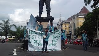 Begini Aksi BEM Universitas Sebelas Maret Saat Lakukan Aksi Demo di Gladak