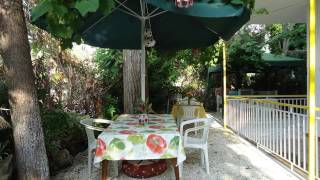 Villa George - Hotel in Skála Rachoníou, Greece