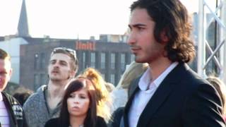 Umut Kekilli wartet auf Natascha Ochsenknecht MIB Men in Black 3 Premiere Berlin o2 World