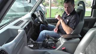 Fitting a solar powered battery maintainer to a Land Rover Discovery 300TDI