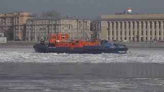Neva river.Ice drift 07.03.2014 Ледоход на Неве.Ледокол "Невская застава"