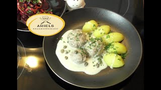 Königsberger Klopse mit Kapernsauce Salzkartoffeln und Rote Bete, Kapernsauce, Königsberger Klopse,