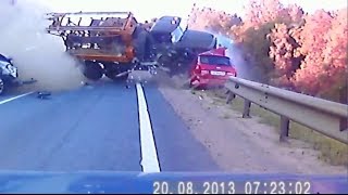 Зил раздавил Kia - Подборка аварий на видео регистратор