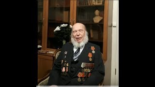 "Клеветникам России" читает   Ежов Е.И., ветеран ВОВ
