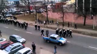 Legia-Ruch 07.04.2012(NIE WPUSZCZANI KIBICE NA ŻYLETE Z FLAGAMI...)