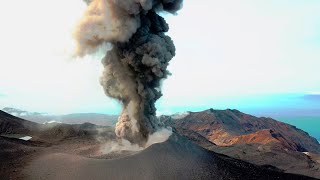 Извержение вулкана Эбеко на Курилах 2018. Остров Парамушир. Съёмка с коптера. Курильские острова.