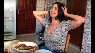Best vegan restaurant in Bulgaria! فتاة مروحة 팬 소녀 garota fã Цеци с Фенка от Свиленград!