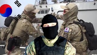 ИНСТРУКТОР СПЕЦНАЗА ШТОРМ СМОТРИТ НОЖЕВОЙ БОЙ  КОРЕЙСКОГО СПЕЦНАЗА(한국 특수 부대 칼 싸움)
