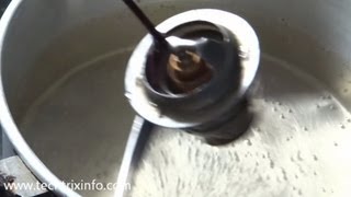 Hot water test of car engine thermostat. ✔