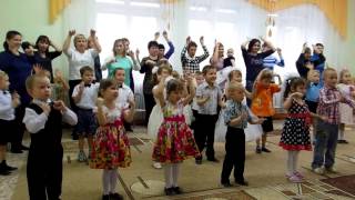 Танец-игра с мамами "У оленя дом большой"