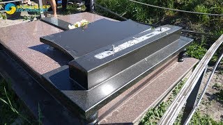 Вандалізм у Золочеві на цвинтарі: вкрадено хрести, понищено пам'ятники