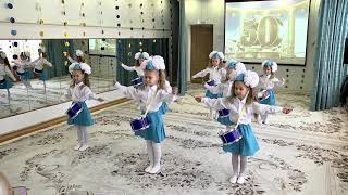 "Танец барабанщиц"  Юбилей детского сада