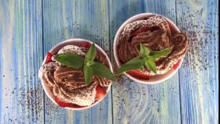 Клубника со сливками. Как быстро приготовить десерт. Мастер-класс