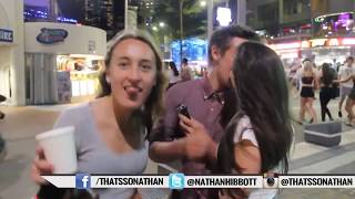 ПИКАП Prank  Схватив Сискии и сиски девочек девушек поцелуи незнакомцев