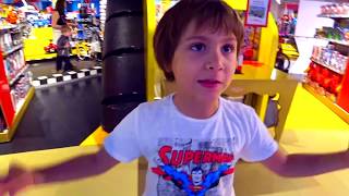 МИЛЛИОН ИГРУШЕК! Камиль и Аминка НЕ ЗНАЮТ за что ВЗЯТЬСЯ! Для детей kids children
