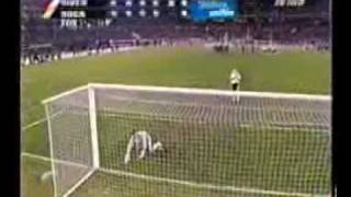 Penal atajado por Abbondanzieri a Maxi Lopez (Boca 1 (5)-River 2 (4) 17-06-2004)