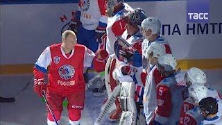 Владимир Путин забил 7 шайб в гала-матче Ночной хоккейной лиги
