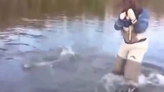 Взял жену на рыбалку сегодня вернулся с рыбой