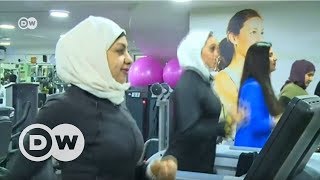 Suudi kadınlar spor salonlarında - DW Türkçe