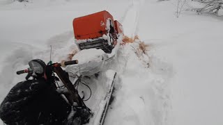 Застрял в лесу.Мотобуксировщик подвёл меня.Stuck in the woods.The tow truck driver took me out.