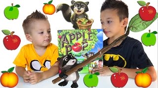 Сбиваем яблоки Игры Для Детей Распаковка Family Fun Game Night for Kids Apple Pop Game