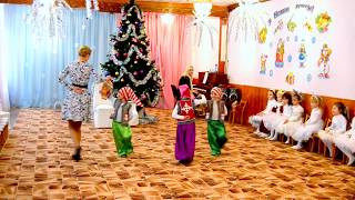 Танец гномиков с фонариками в детском саду (Новогодний утренник)