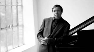 Mozart - Piano Concerto No. 4 in G major, K. 41 (Murray Perahia)