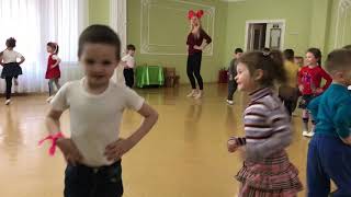 Веселая игра на День смеха в детском саду