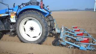 Semi de carottes à la Ferme Destexhe & Fils le 08-04-2017 à Verlaine