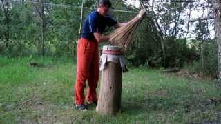Первобытный улей.Как сделать улей колоду для пчел. Primitive hive.