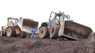 Volvo L110F Pulling Out Stuck Komatsu WA320