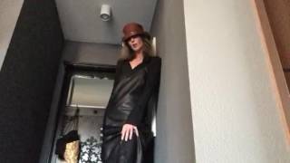 SM Lady mit langen Beinen
