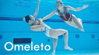 A synchronized swimmer tries to win the championship and her coach's heart. | Breathless