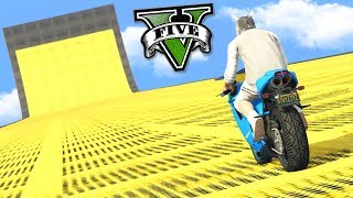 GTA V Online - MEGA RAMPA E PARKOUR DE MOTO !!!