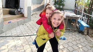 Ира НЕ СЛУШАЕТ МАМУ у БАБУШКИ в ДЕРЕВНИ