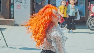 소리 (Sori) - Greedy@180908 홍대 버스킹 [ 4k Fancam/직캠] By TheGsd