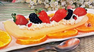 Новогодние десерты, новые вкусные рецепты на Новый Год 2017! Банановый десерт с ягодами рецепт NEW!