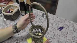 Корзина под бутылку шампанского. Плетение из газетных трубочек