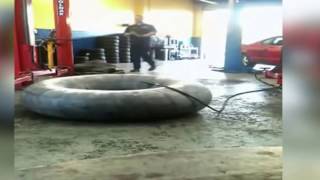 Поспорили на ящик водки кто лопнет камеру от /трактора*)))))))))